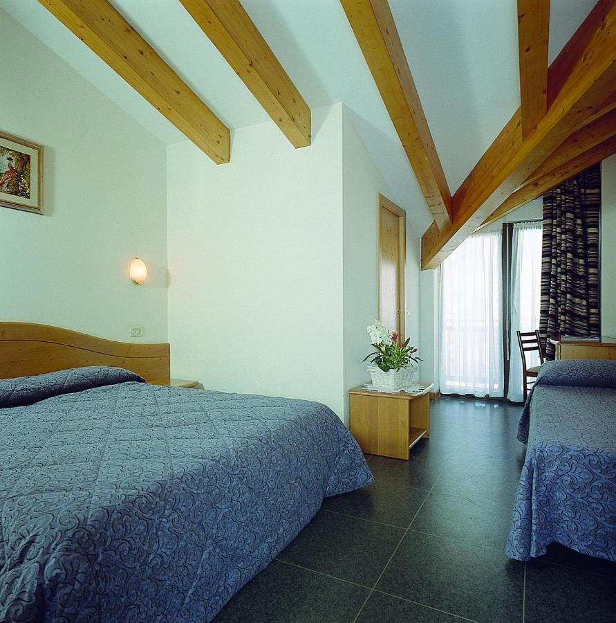 Hotel Al Plan Andalo Pokoj fotografie
