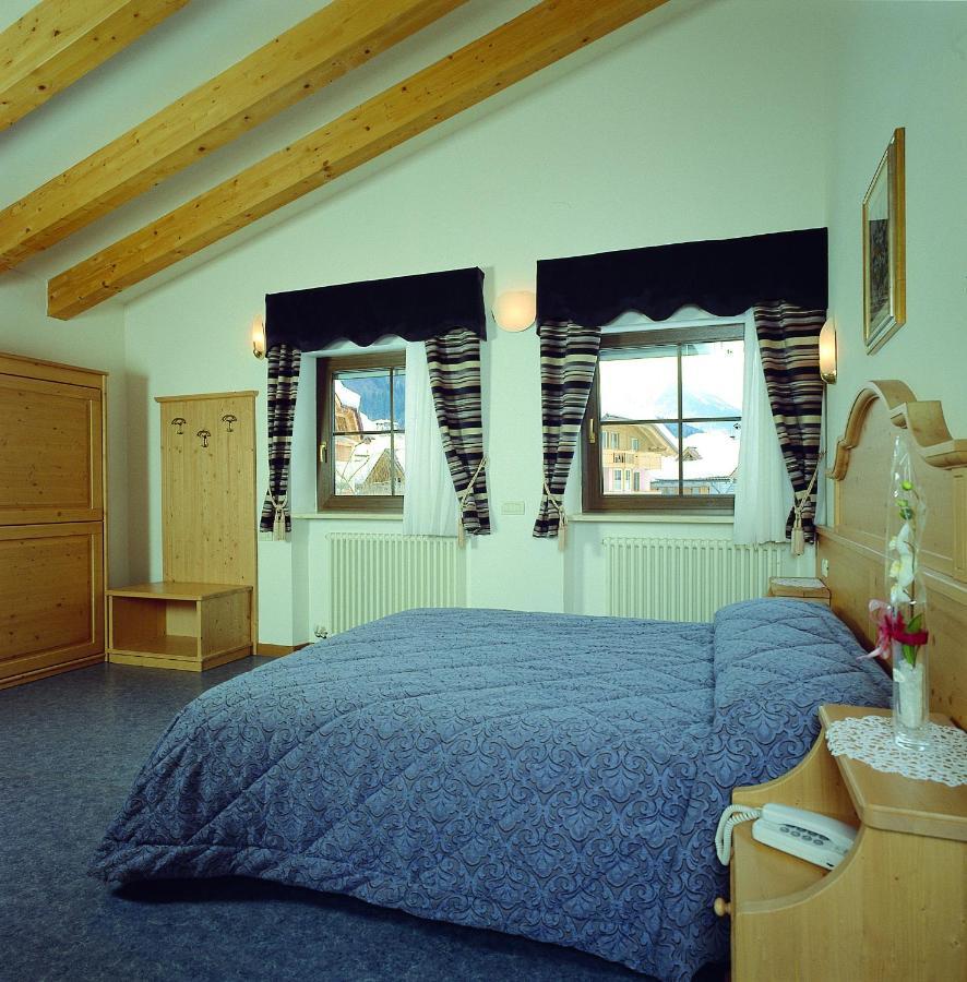 Hotel Al Plan Andalo Pokoj fotografie