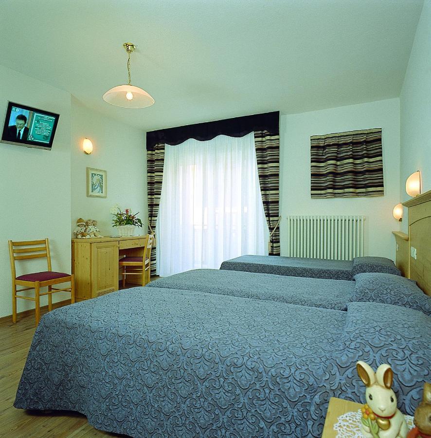 Hotel Al Plan Andalo Pokoj fotografie